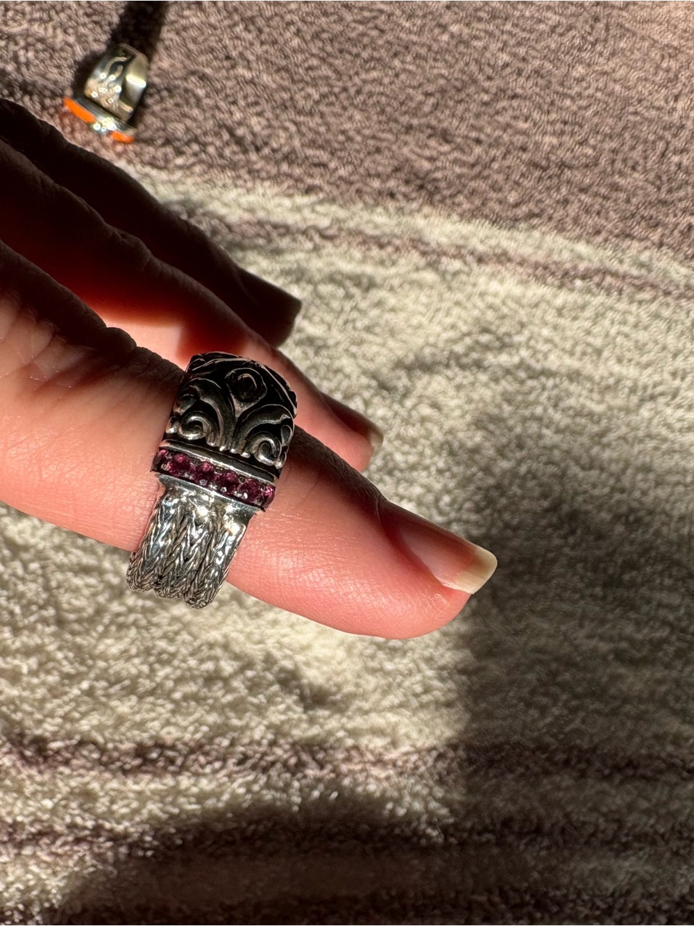 Robert Manse Silver Filigree Ring with Gold Accent featuring Garnets Size 7 - Picture 9 of 16